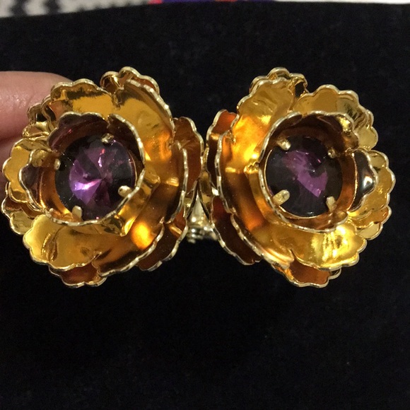 Jewelry - Picture 1 of 1